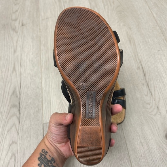 Romika Calgary 05 Adjustable Walking Sandals - Picture 3 of 4